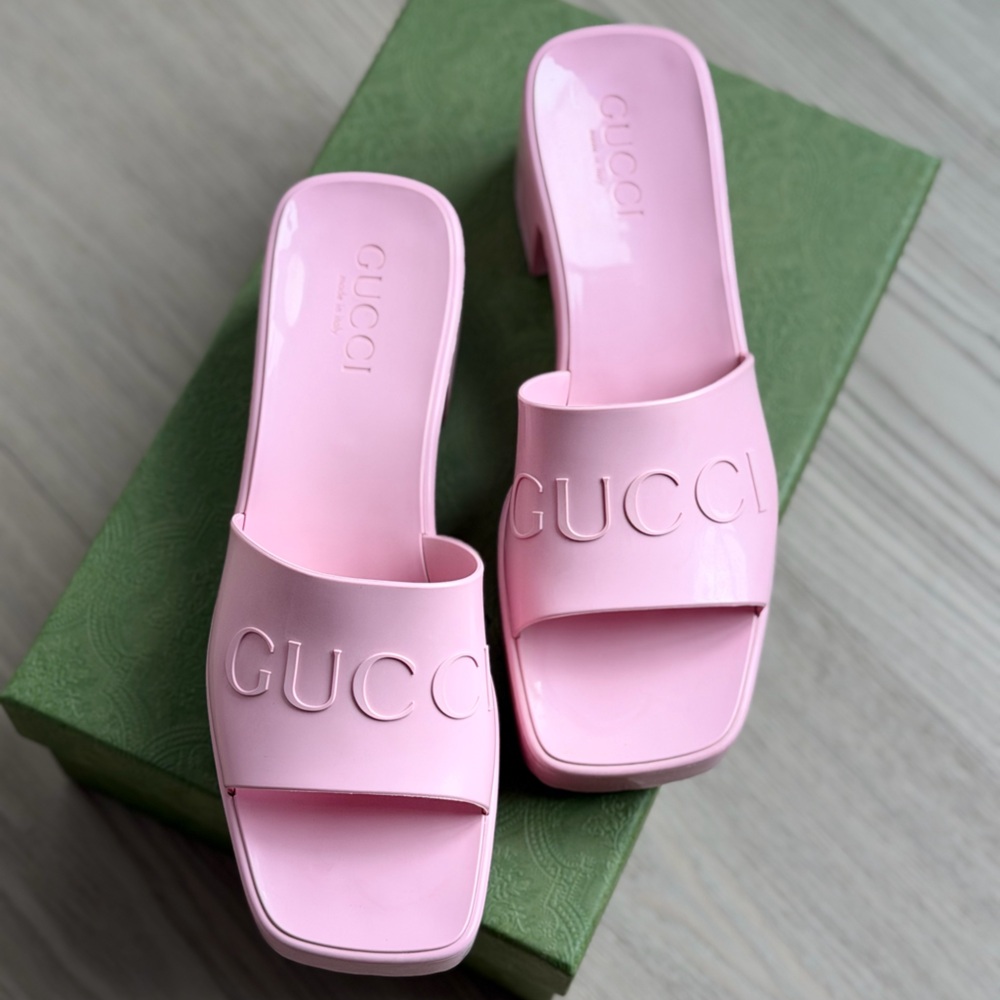 Authentic Gucci Women's Light Pink Rubber Slide Sandals